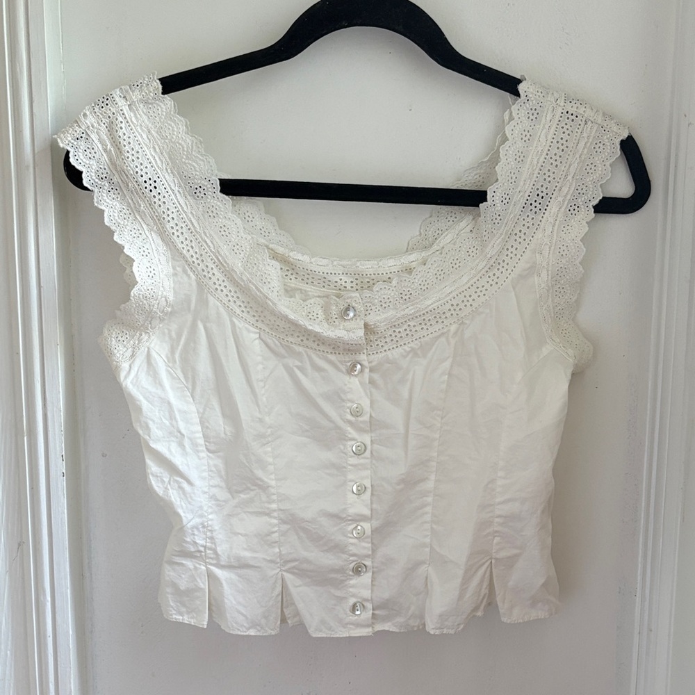DOEN Alana Elegant White Lace Trimmed Women's Top
